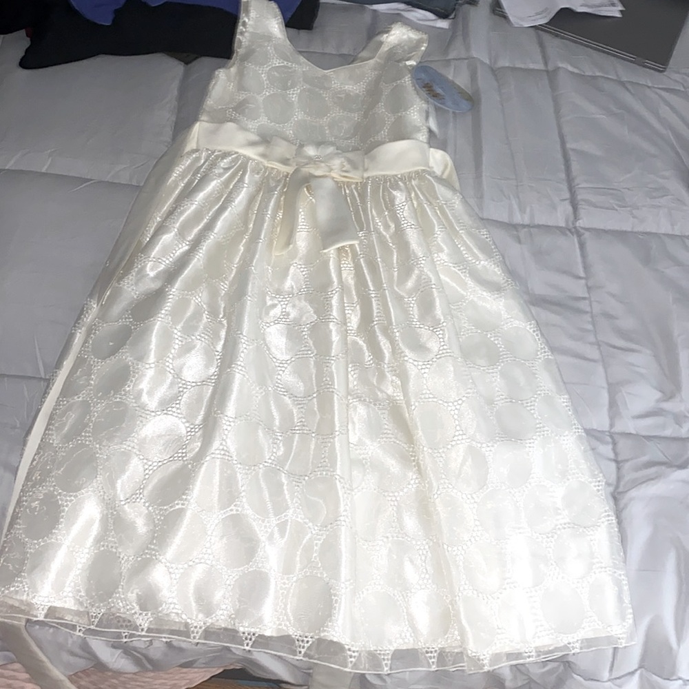 Girls Cream Aline dress. Girls princess dress. Floor length pageant dress.